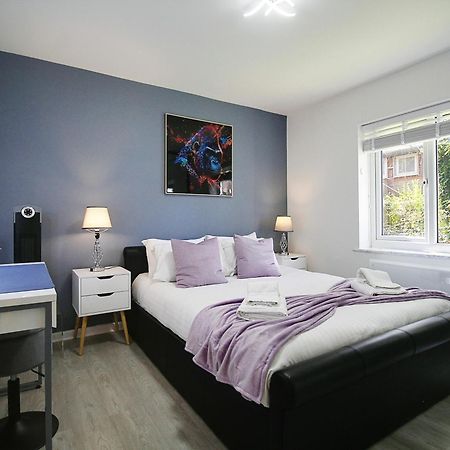 2Bdr Flat Rg1 - Free Open Parking Διαμέρισμα Ρίντινγκ Εξωτερικό φωτογραφία