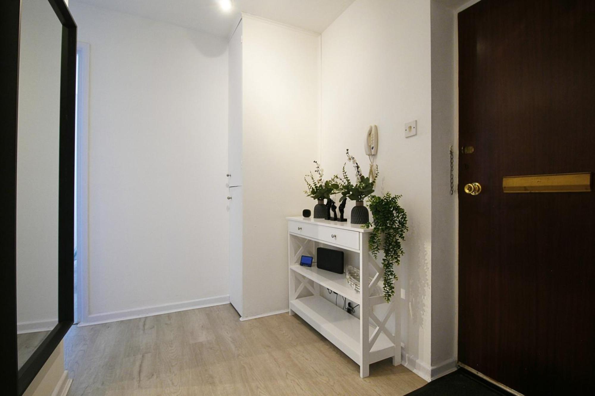 2Bdr Flat Rg1 - Free Open Parking Διαμέρισμα Ρίντινγκ Εξωτερικό φωτογραφία