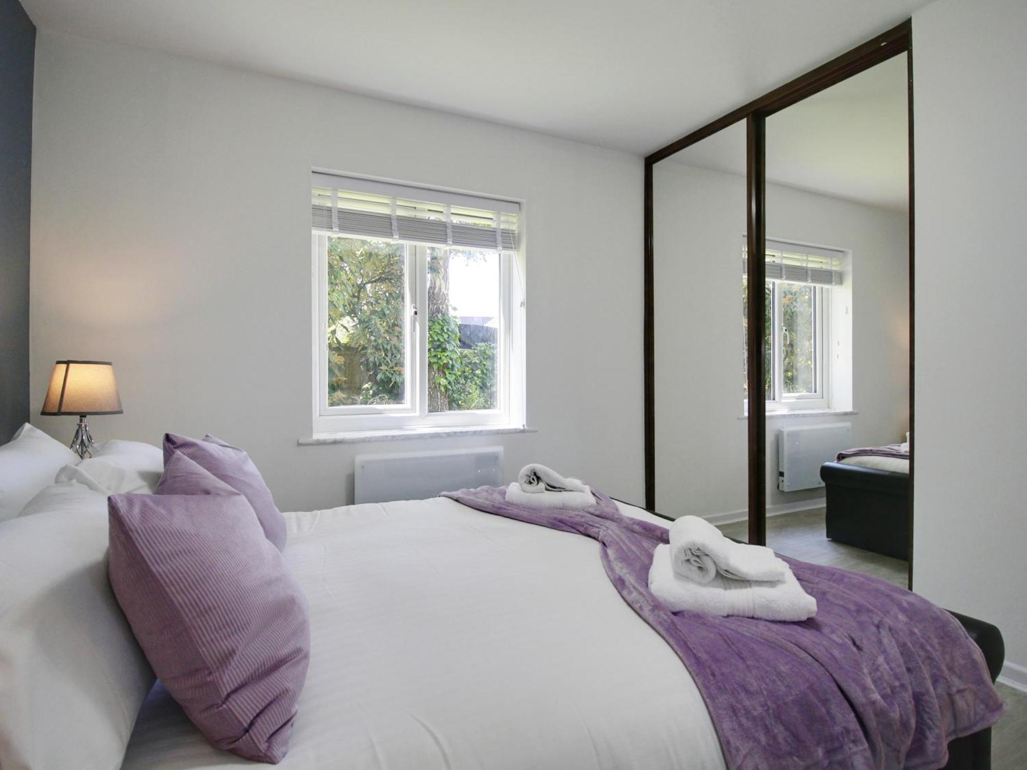 2Bdr Flat Rg1 - Free Open Parking Διαμέρισμα Ρίντινγκ Εξωτερικό φωτογραφία
